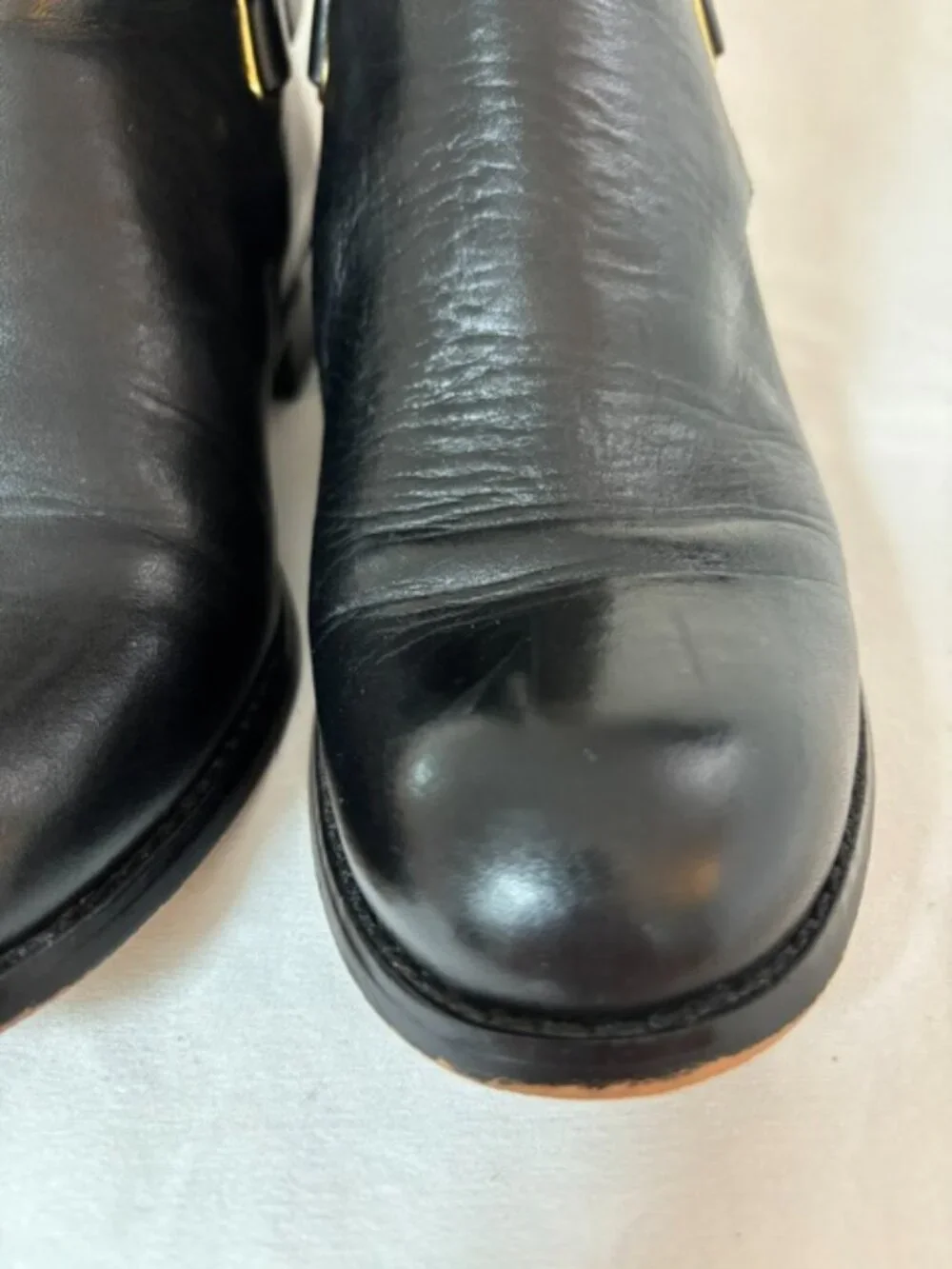 MICHAEL Michael Kors Arley Black Leather Ankle Boot w/Gold Logo Plate Size 7M